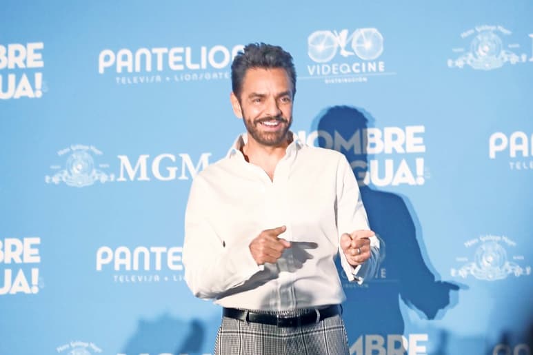 En divertida entrevista. El actor Eugenio Derbez le relata a su hijo José Eduardo cómo conoció a Victoria Ruffo. (ARCHIVO)