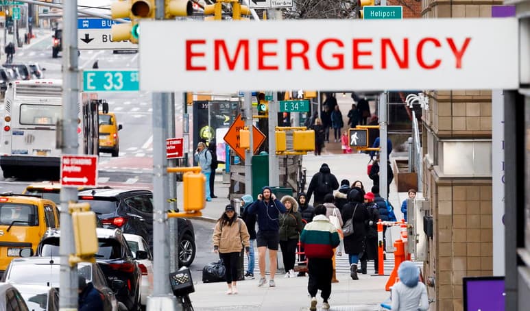 Nueva York no tiene por ahora planes de imponer una cuarentena en ninguna de sus ciudades a pesar del aumento de los casos de coronavirus en este estado, que alcanzan ya los 1,374 positivos. (EFE)