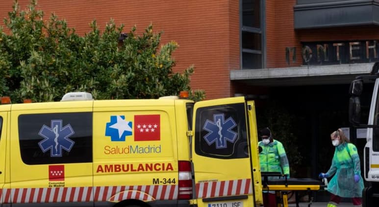 Según informó la propia residencia, los ahora fallecidos no fueron trasladados al hospital, sino que se les mantuvo en la institución, que no ha sido clara con las cifras de infectados. (ESPECIAL)