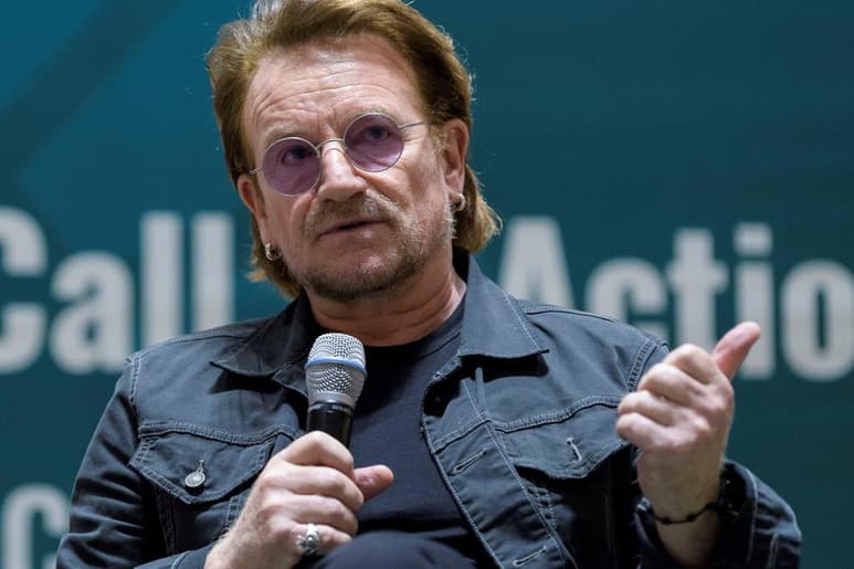 Solidarios ante pandemia. Bono compone canción, McConaughey manda mensaje y Reynolds y Lively donan dinero. (ARCHIVO)