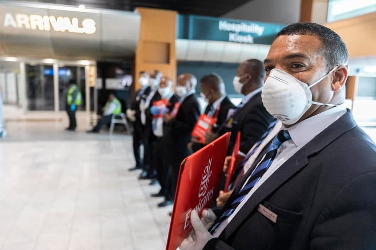 Sudáfrica se convirtió el miércoles en el nuevo foco de preocupación por el coronavirus en África, al actualizar su cifra de pacientes a 116. (ARCHIVO) 