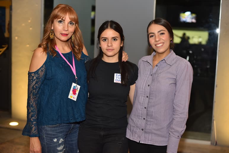 Marilú, Marifer y Toño.