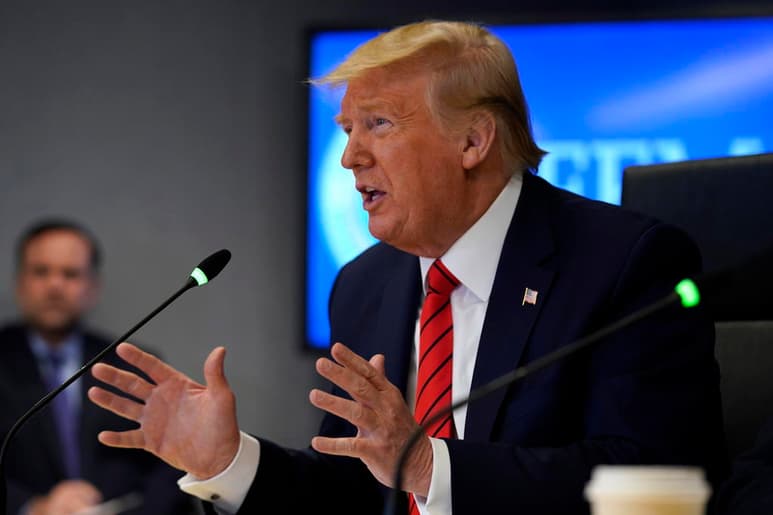 Trump se comunicó el lunes con los líderes del G7 en una videoconferencia convocada por el presidente francés Emmanuel Macron. (EFE)