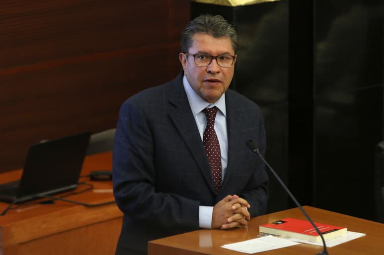Monreal aseguró que se frenará la iniciativa. (ARCHIVO)