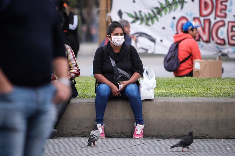 Se da la paradoja de que, mientras el país se intenta aislar de la pandemia del coronavirus con un confinamiento social forzoso, otro virus letal está, en ocasiones dentro de casa, y tanto organizaciones feministas como el Ministerio de la Mujer alertan de que los casos de violencia machista. (ARCHIVO)