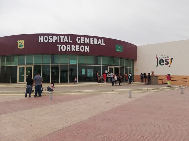 Se ausentan más de 96 trabajadores del Hospital de Torreón desde el jueves, lo que obligó al cierre de la consulta externa.