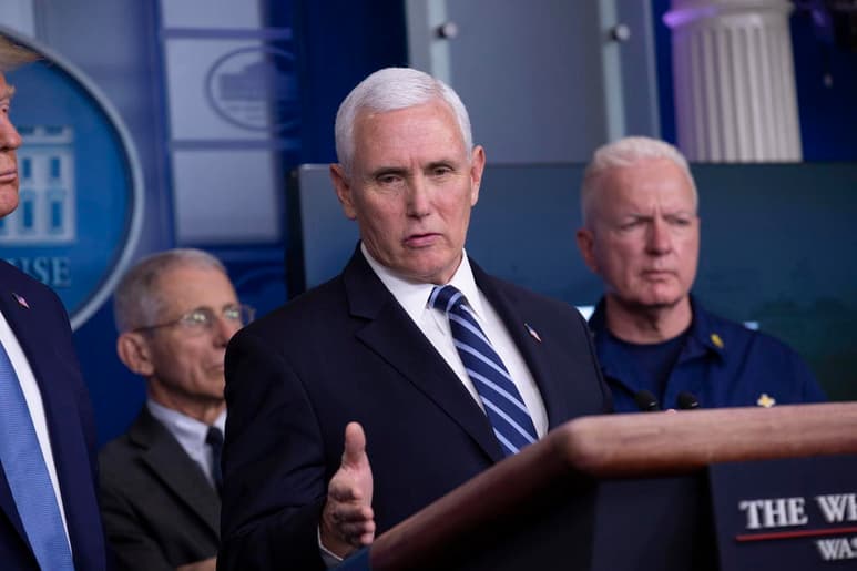 Pence indicó que el funcionario no ha asistido a la Casa Blanca desde el lunes y aclaró que ni él ni el presidente han tenido contacto directo con esa persona. (ARCHIVO)