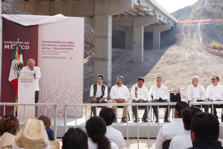 El presidente Andrés Manuel López Obrador advirtió que se avecina una crisis economía por la pandemia del coronavirus y la caída de los precios internacionales del petróleo. (ARCHIVO)