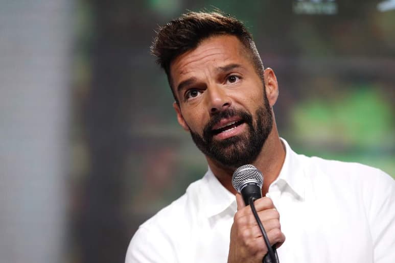 El cantante puertorriqueño, Ricky Martin subió una iniciativa en sus redes sociales, con la que busca reunir fondos para ayudar a los médicos y hospitales en este proceso de lucha contra el COVID-19. (ARCHIVO)