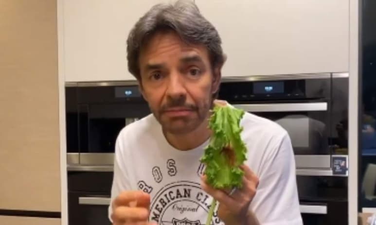 Eugenio Derbez se aventuró en el reto de salir de casa en la cuarentena para ir al súper a comprar lo que necesitaba, pero al no encontrar papel, buscó alternativas para sustituirlo. (ESPECIAL)