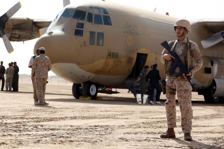 Fuerzas militares de Arabia Saudita han cometido abusos como arrestos arbitrarios, tortura y desapariciones contra los yemeníes desde junio de 2019, denunció Human Rights Watch (HRW). (ARCHIVO)