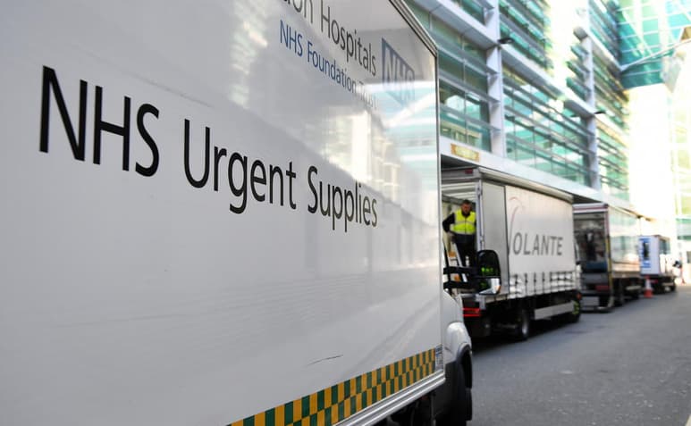 Alrededor de 405,000 personas se han ofrecido voluntarias, en un solo día, en el Reino Unido para colaborar con el servicio público de sanidad del país (NHS) en su lucha contra la crisis provocada por el COVID-19. (EFE)