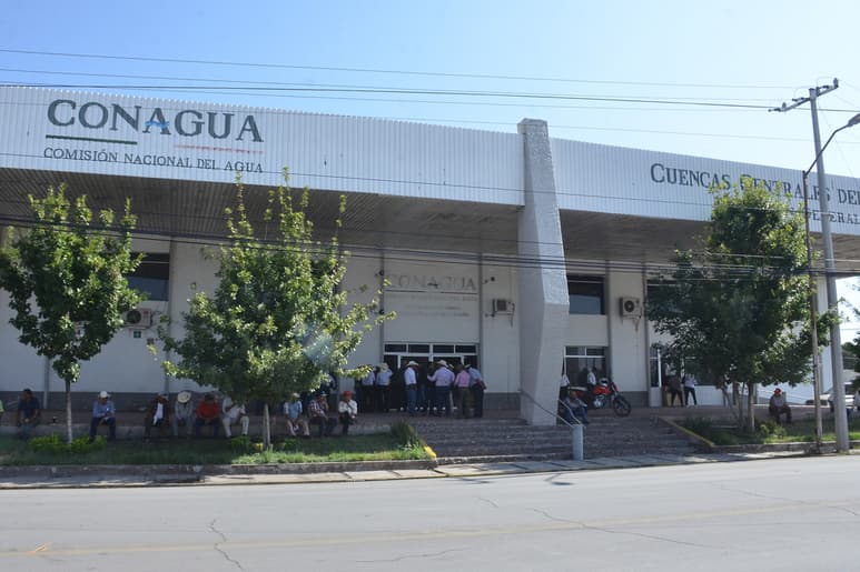 La Comisión Nacional del Agua sólo atenderá a los usuarios que hayan hecho cita por internet. (EL SIGLO DE TORREÓN)