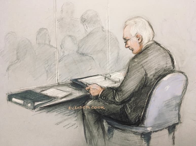 El abogado defensor, Edward Fitzgerald, afirmó que su cliente padece infecciones respiratorias. (ARCHIVO)