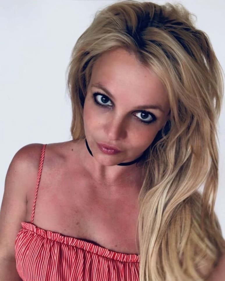 No se les escapa. Las redes sociales se inundan de memes con imágenes de la cantante Britney Spears y su nuevo 'título'.