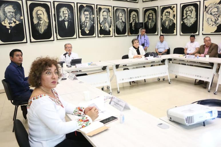 El secretario de Salud estatal, Carlos de la Peña Pintos, informó que en Guerrero se contabilizan 21 casos negativos, 13 sospechosos y seis confirmados de COVID-19; de estos últimos, cuatro son mujeres y dos hombres de carácter ambulatorios. (ESPECIAL)