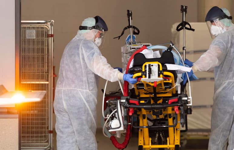 Las aseguradoras que operan en México cubren todas las enfermedades, incluido este virus, pero en algunas se requiere que pase un determinado periodo de tiempo para poder hacer uso de la cobertura. (ARCHIVO)
