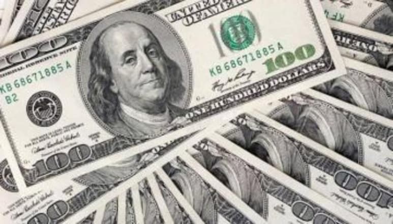 El dólar al menudeo se vende en 24.31 pesos, sin cambio respecto al cierre anterior, sin grandes presiones, favorecido en parte por la aprobación del paquete de apoyos a la economía estadounidense. (ARCHIVO)