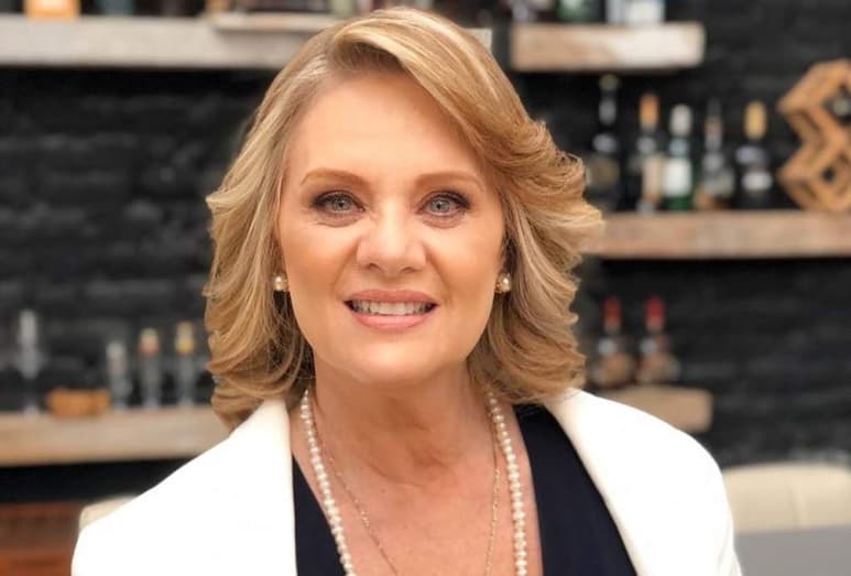 Érika Buenfil, desde que comenzó a utilizar la aplicación Tik Tok (con la que puedes hacer videos divertidos), ha logrado gran número de likes y gran popularidad, tanta, que ahora ya no lo ve sólo como diversión, sino como un compromiso. (INSTAGRAM)