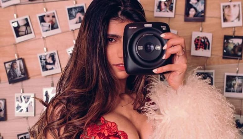 Material compartido por @miakhalifa en Instagram. 