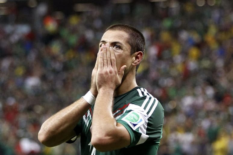 En Instagram, la FIFA compartió uno de los momentos más bochornosos para el 'Chicharito' durante la Copa del Mundo de Brasil 2014.