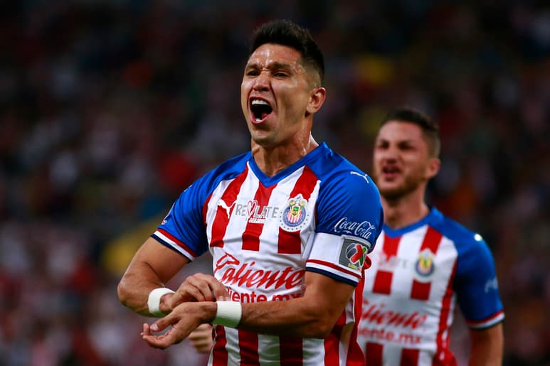El actual capitán del Rebaño Sagrado aseguró que también como profesional hay que anteponer sus intereses para no dejar de jugar. (ARCHIVO)