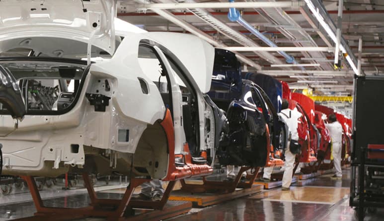 Las armadoras de autos en México corren el riesgo de pagar aranceles por exportar a Estados Unidos. (AGENCIAS) 
