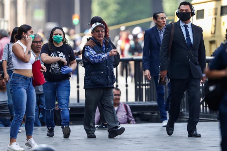 Se mermará el rubro referente a vacaciones pagadas, en tanto que se pueden eliminar otras como apoyo en transporte, comedor, becas escolares, uniformes, entre muchas otras. (EFE)