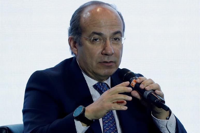 Calderón Hinojosa dijo que está en su derecho de preguntar y recordó que también publicó la aclaración de la esposa de López Obrador, Beatriz Gutiérrez, y dijo que si eso le parecía ofensivo o calumnioso, se disculpaba, pero desde su perspectiva, no lo era. (ARCHIVO)