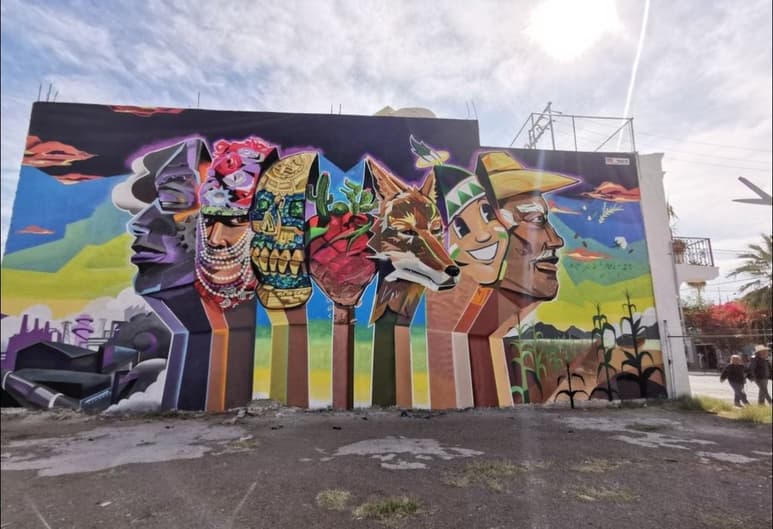 Estilo. La propuesta de este artista urbano lagunero navega entre lo geométrico, lo abstracto y el full color.