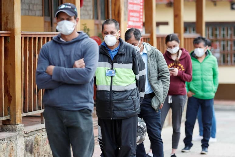 El Ministerio de Salud de Colombia confirmó este miércoles 159 casos nuevos de coronavirus, con lo cual ascendió a 1,065 el total de contagios en el país. (ARCHIVO)