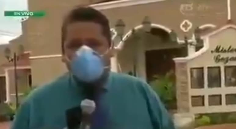 En el video el reportero pide entre llantos al público quedarse en sus casas (CAPTURA)