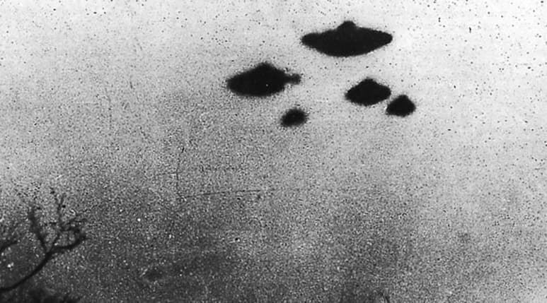 Por medio de Twitter, la CIA compartió el link a algunos de sus archivos desclasificados del fenómeno OVNI (CAPTURA)