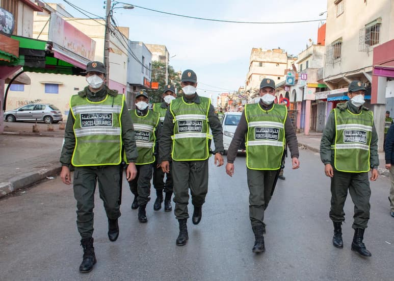 El rey de Marruecos, Mohammed VI, indultó hoy a cinco mil 654 prisioneros y ordenó medidas para proteger a los reclusos del brote de coronavirus en las diferentes prisiones del país. (ARCHIVO) 