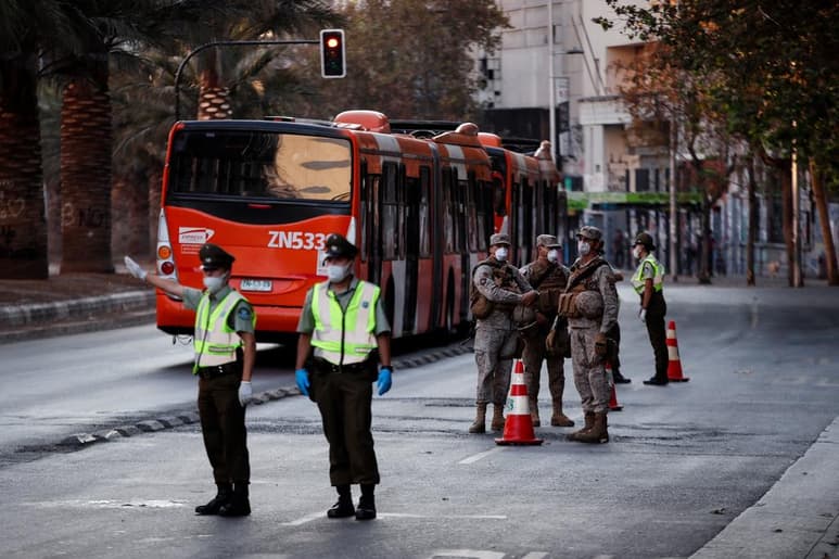 Las autoridades sanitarias de Chile reportaron este lunes tres muertes más por el COVID-19, lo que eleva la cifra total a 37 personas, e indicaron que los contagios en el país ascienden a 4,815. (ARCHIVO)