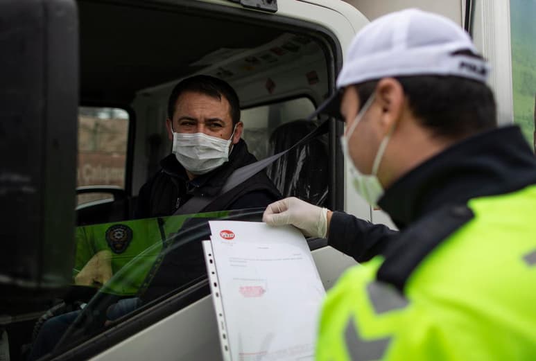 urquía ha prohibido vender tapabocas en el país y las proporcionará gratis a los ciudadanos, según anunció hoy el presidente del país, Recep Tayyip Erdogan. (ARCHIVO)