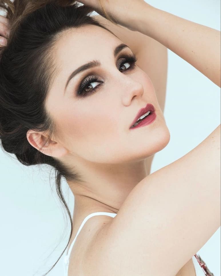 Personaje. La actriz y cantante, Dulce María, será una doctora en Como anillo al dedo.