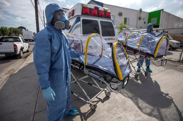 El manejo del cuerpo entre el hospital y funeraria se realizará bajo un estricto protocolo.