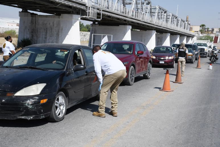 Los filtros de prevención sanitaria en La Laguna 'se mantendrán el tiempo que sea necesario', así lo informó el titular de la Unidad de Atención Regional del Gobierno de Coahuila. (FERNANDO COMPEÁN)
