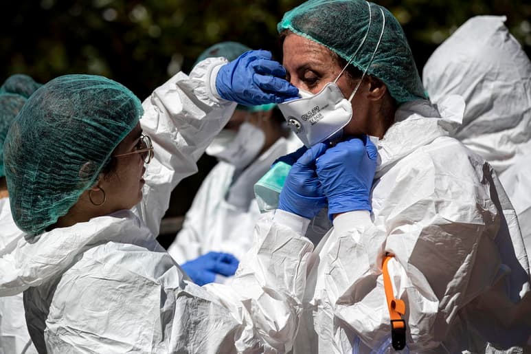 La Organización Panamericana de la Salud (OPS) emitió una serie de recomendaciones para el cuidado de la salud mental del personal médico durante la pandemia COVID-19. (ARCHIVO)