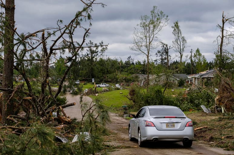 El sur de los Estados Unidos podrá tener grandes tormentas y tornados esta noche y la madrugada del lunes. (ARCHIVO)