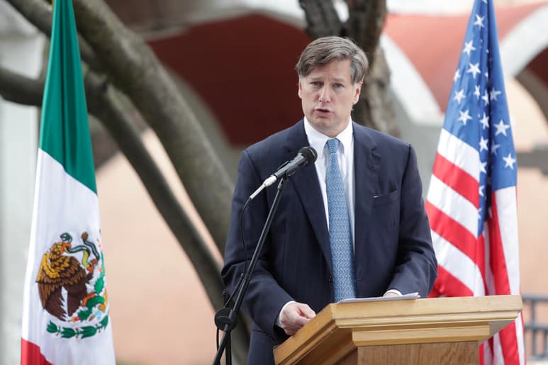 Estados Unidos presionó el martes a México para reabrir sus plantas maquiladoras de la frontera que son parte fundamental de la cadena de suministro estadounidense, incluidos contratistas de defensa, a medida que más empleados organizaron huelgas y protestas en las instalaciones por temores sobre el coronavirus. (ARCHIVO)