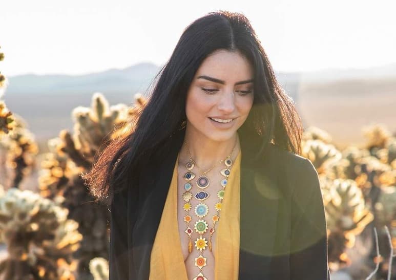 Siguiendo los pasos de su padre Eugenio y su hermano José Eduardo, Aislinn Derbez se lanza como creadora digital con su propio podcast titulado 'La magia del caos', con el cual busca brindar a los escuchas respuestas ante épocas de cambio o complicadas, justo como la que hoy enfrenta a partir de la pandemia por el coronavirus. (INSTAGRAM)