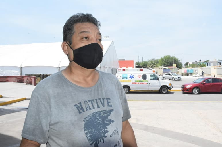 Ninguna autoridad ha montado un cerco sanitario para su familia, denuncia el hijo del matrimonio. (SERGIO RODRÍGUEZ)