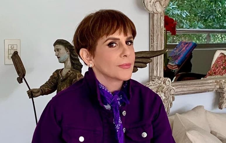 La actriz mexicana Rebecca Jones, aprovecha la cuarentena que impone el COVID-19, para compartir con sus seguidores, en sus espacios sociales, cuentos infantiles en inglés, con el propósito de entretener y enseñar a los pequeños que están en casa. (INSTAGRAM)
