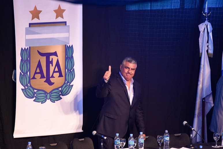 Claudio Tapia, actual presidente de la AFA, fue el encargado de dar a conocer la decisión a través de un comunicado. (ARCHIVO)