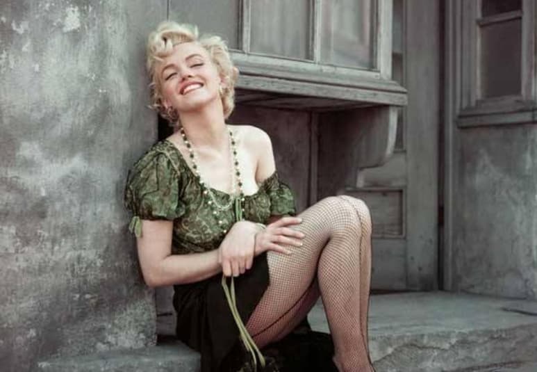 El adelanto de un nuevo libro biográfico de la actriz estadounidense Marilyn Monroe, revela que la rubia se realizó un aborto semanas antes de su fallecimiento, hace casi 58 años. (ESPECIAL)