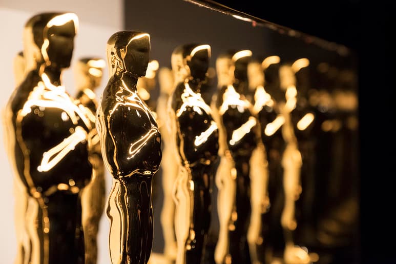 La Academia de Hollywood modificó este martes el reglamento para los Premios Oscar por la crisis del coronavirus y aprobó una excepción que permitirá que las cintas que no se hayan proyectado en cines puedan ser candidatas. (ESPECIAL)