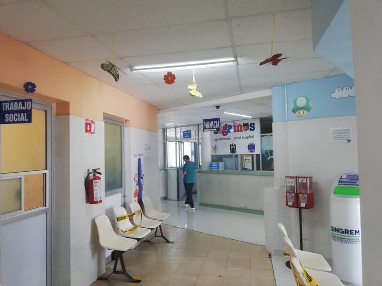 El Hospital Infantil luce con adornos alusivos al Día del Niño; aunque ahora no habrá grandes festejos, no dejarán pasar esta fecha. (EL SIGLO DE TORREÓN)