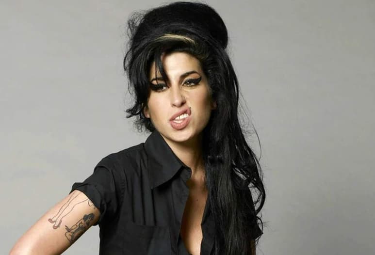 A 13 años del lanzamiento de su álbum y canción Back to Black, éxito lanzado en 2006, la cantante británica Amy Winehouse recibirá un homenaje póstumo el próximo jueves por parte del Grammy Museum. (ESPECIAL)
